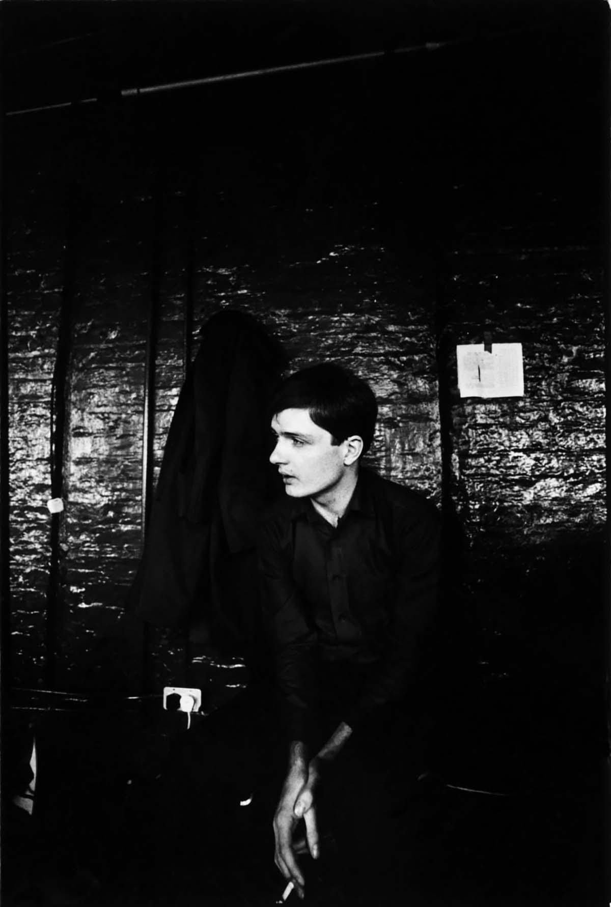 Ian Curtis. Davidson Rehearsal Studio, Manchester. Agosto de 1979. Kevin Cummins.